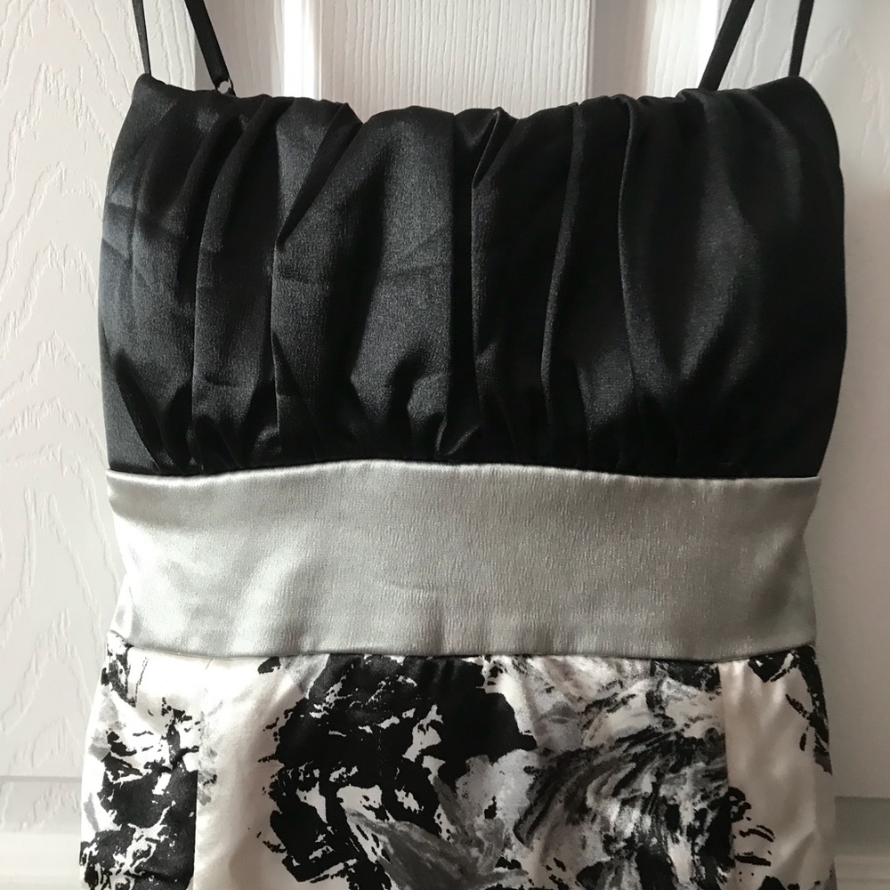 Short Cocktail Dress by Roxy Size 5 - Picture 4 of 5